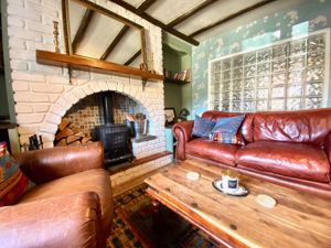 Lounge- click for photo gallery